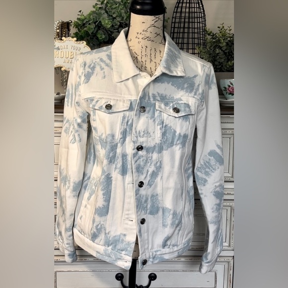 🖤 ALTAR’D STATE Denim tie dye jean jacket, size women’s large-see video 🎥 - Picture 1 of 8